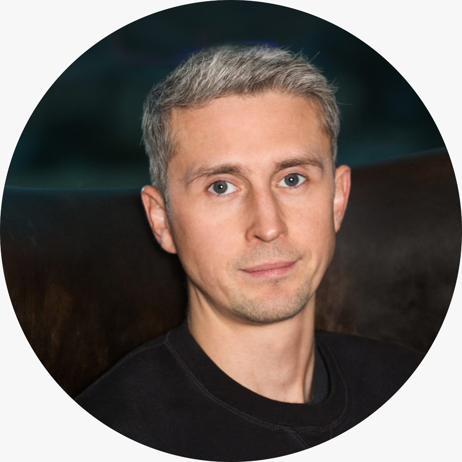 Александр Ларионов